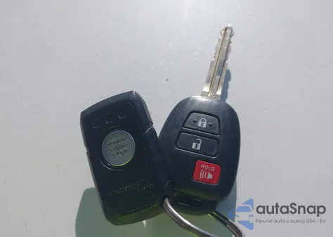 2022 Toyota Corolla Cross L z USA, uszkodzony, nr VIN 7MUAAABG6NV032964